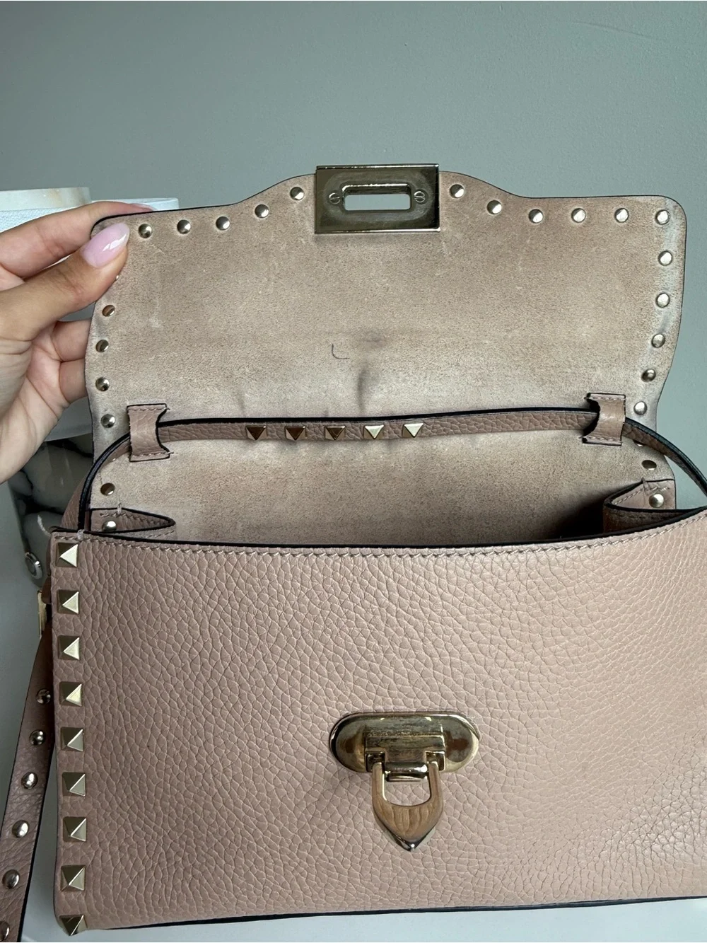 VALENTINO Garavani Rockstud Grainy Calfskin Crossbody Bag